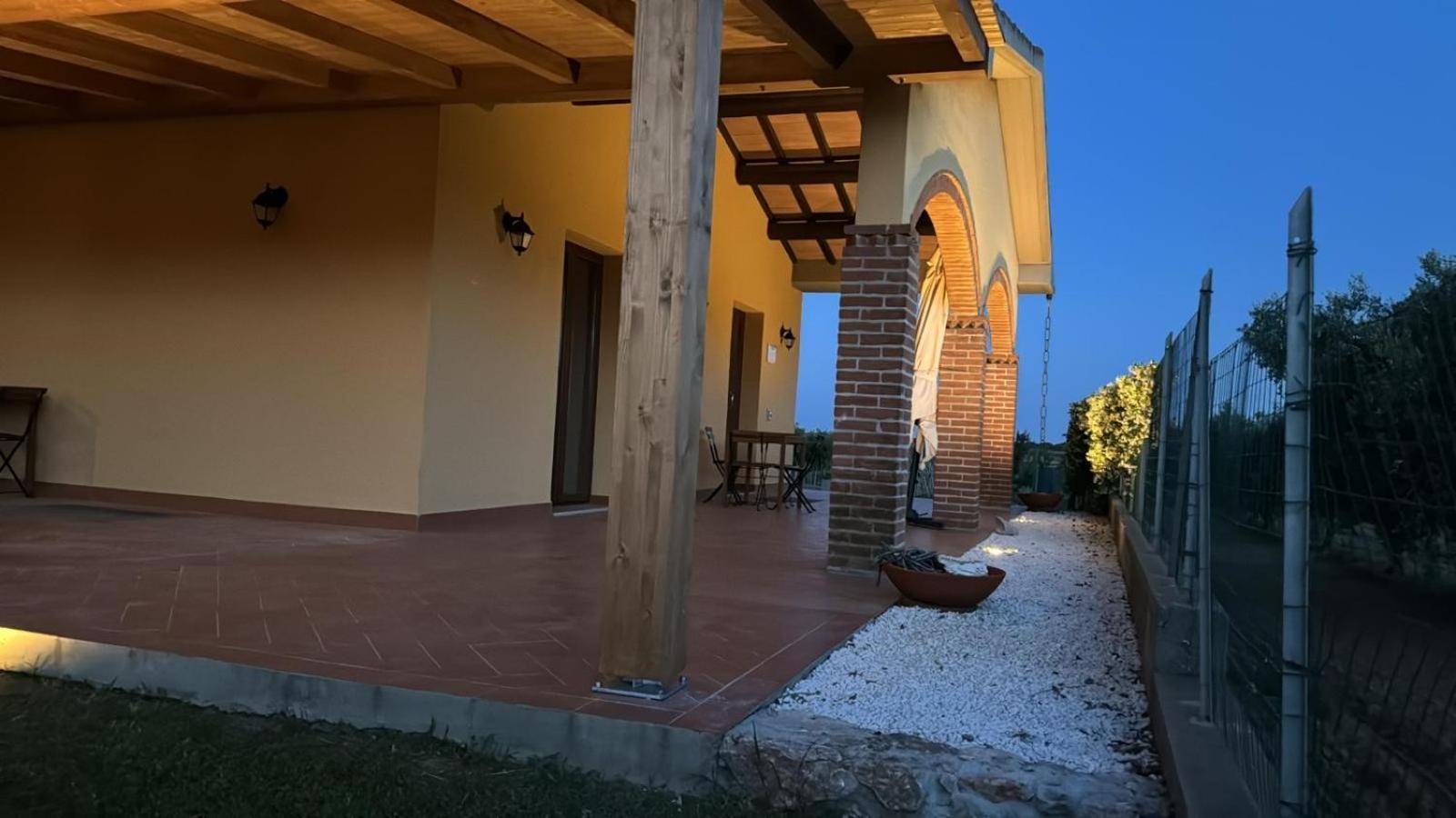 Agriturismo Il Giardino Degli Olivi Appartamenti カスティリオーネ・デッラ・ペスカーイア エクステリア 写真