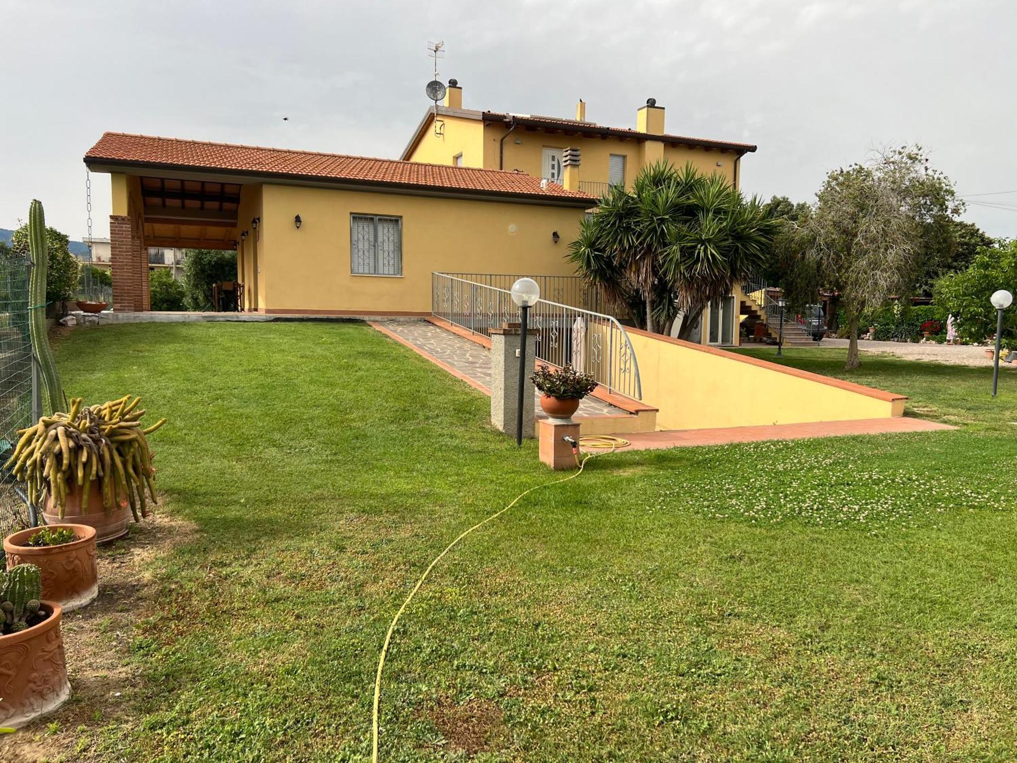 Agriturismo Il Giardino Degli Olivi Appartamenti カスティリオーネ・デッラ・ペスカーイア エクステリア 写真
